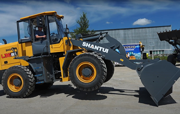 Shantui Road Show в городе Южно-Сахалинск