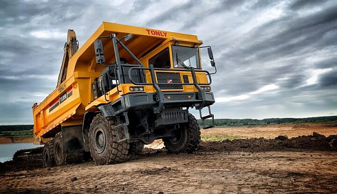 Самосвал TL859 – колёсная формула 6х6, грузоподъёмность 40 т