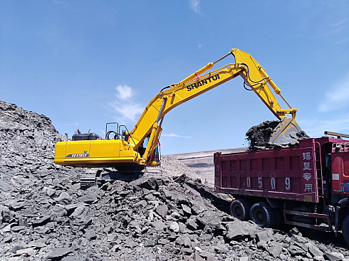 Экскаватор гусеничный SE470LC